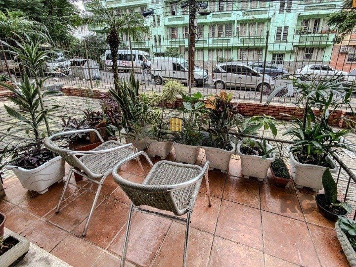Apartamento 3 dormitórios no bairro Azenha