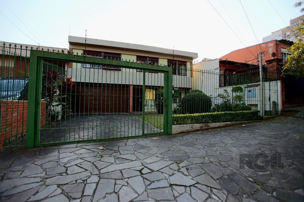 Casa 3 dormitórios no bairro Jardim  Botânico