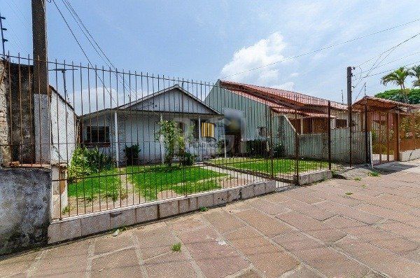 Casa para Venda - 113.55m², 4 dormitórios, 1 vaga - Sarandi - Pilar Imóveis