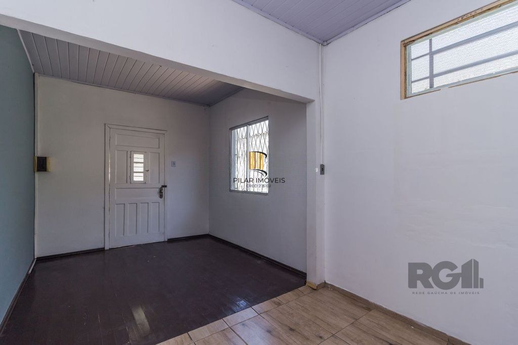 Casa de 5 dormitórios no bairro Sarandi