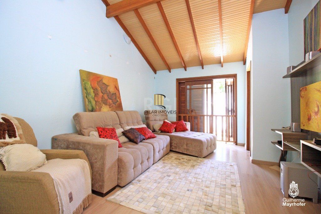 Casa para Venda - 240m², 4 dormitórios, sendo 3 suites, 6 vagas - Jardim Sabará