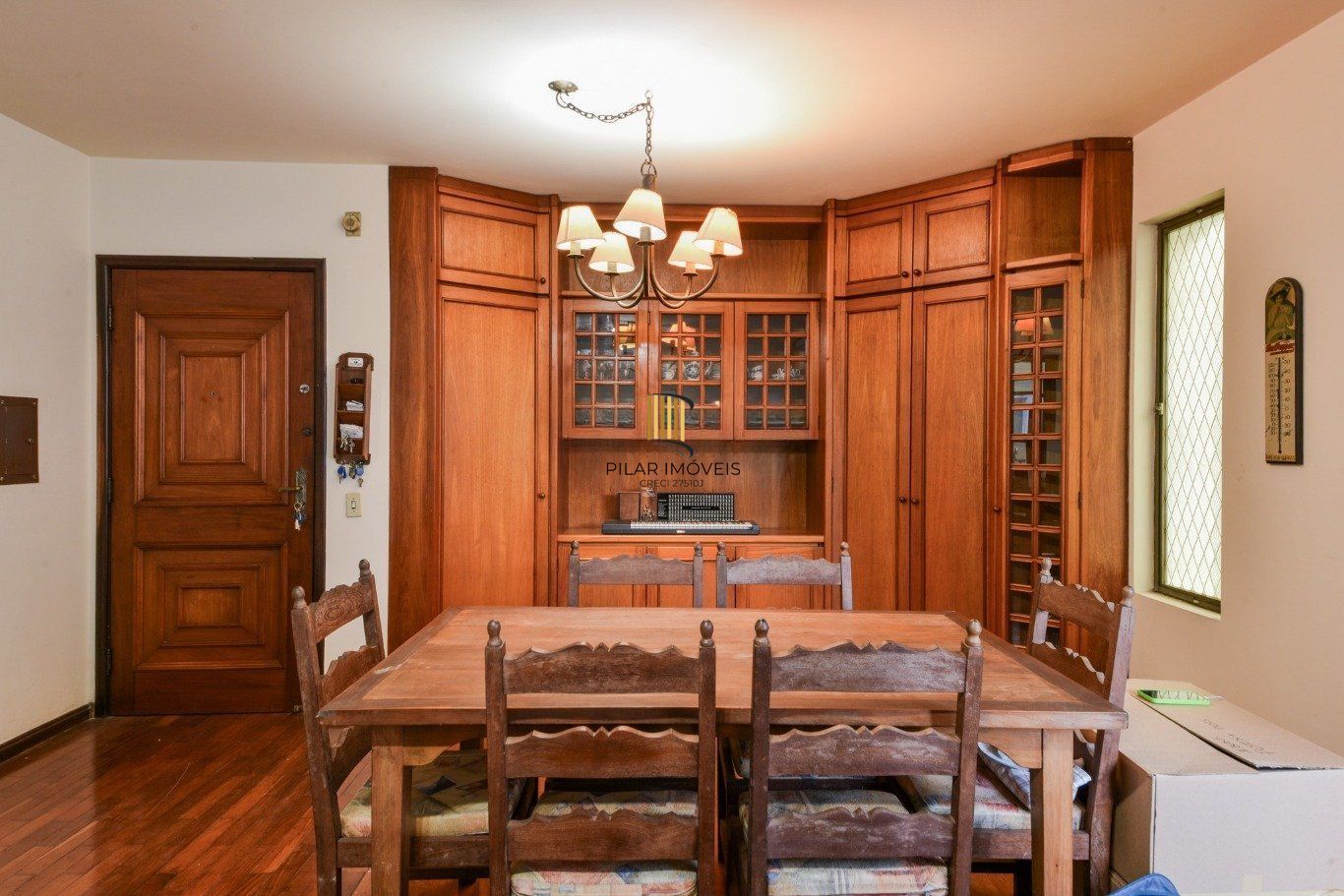 Apartamento de 3 dormitórios à venda em no bairro Petrópolis, Porto Alegre.