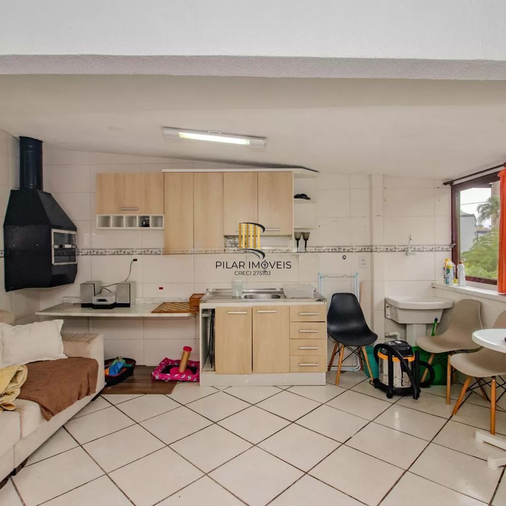 Cobertura de 2 dormitórios à venda em Passo da Areia - Porto Alegre