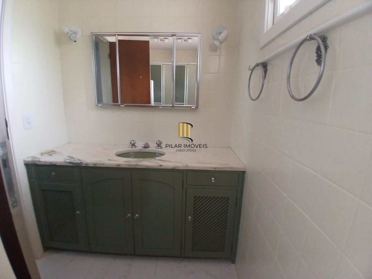 Casa com piscina e patio ampla no bairro Boa Vista, Porto Alegre/RS