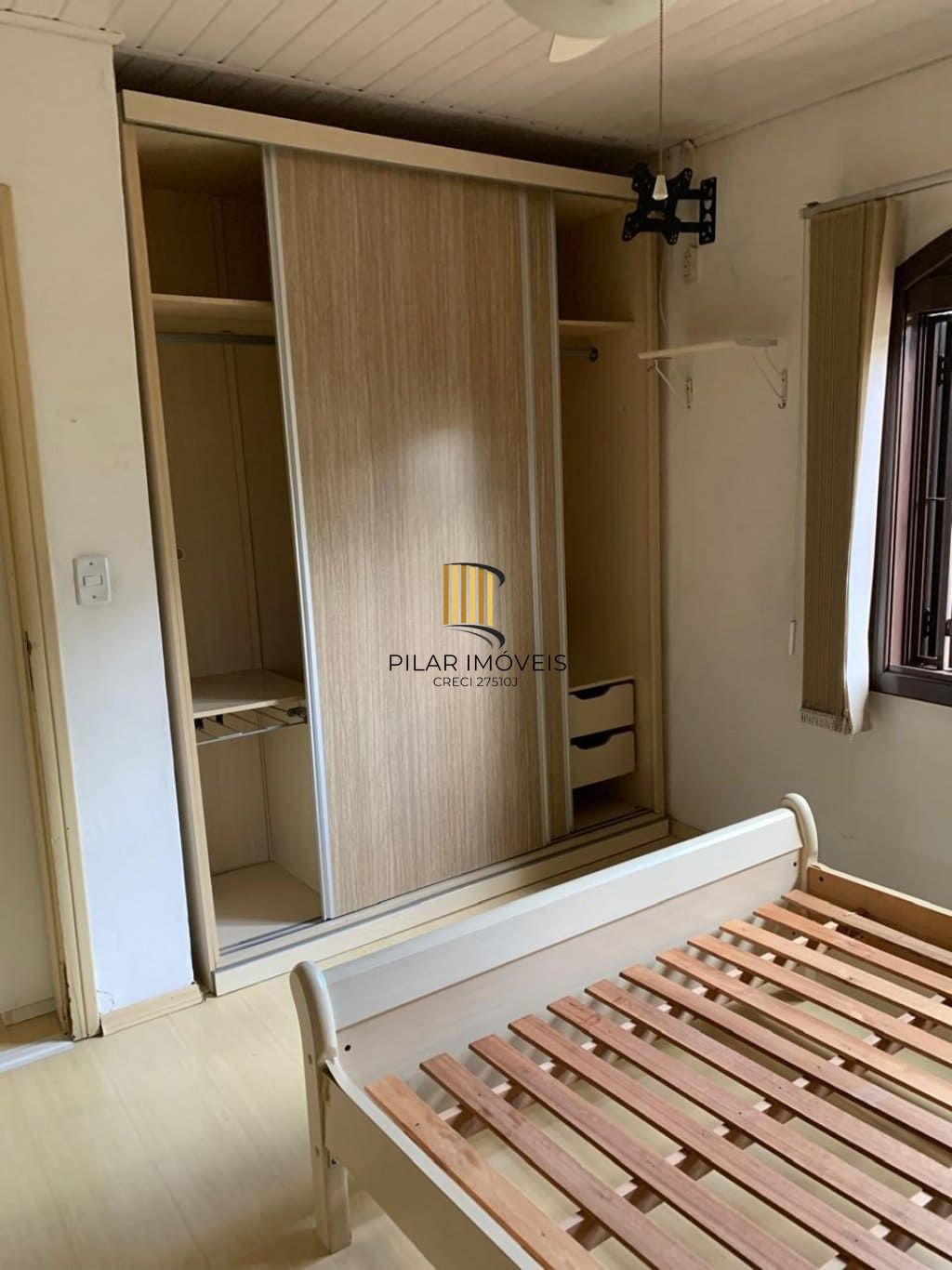 Casa em Condomínio de 3 dormitórios à venda em Tristeza, Porto Alegre.