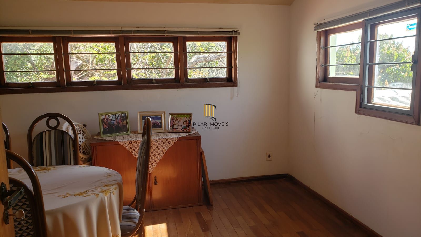 Casa 5 dormitórios no bairro Teresópolis