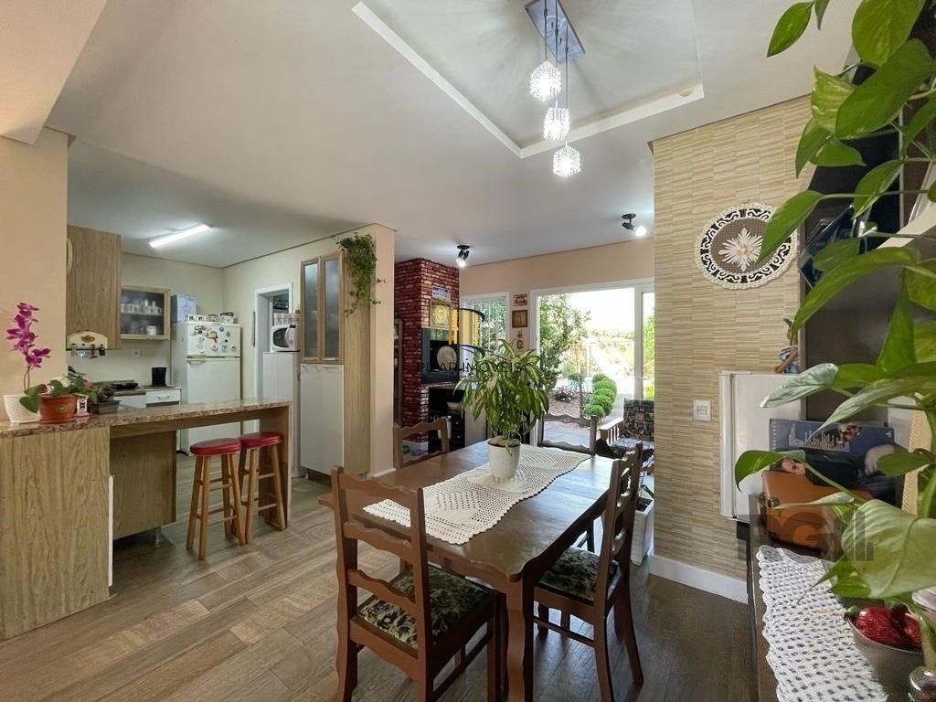 Casa 3 dormitórios no bairro Sarandi