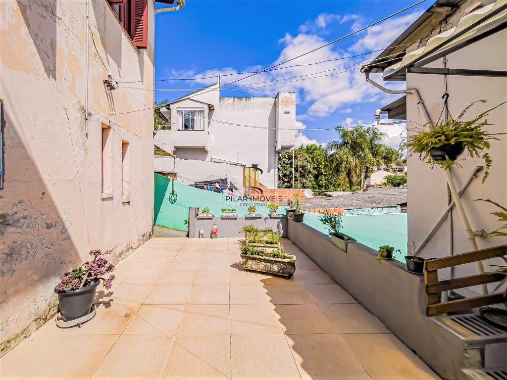 Casa para Venda - 272.24m², 3 dormitórios, sendo 1 suites, 4 vagas - Vila Jardim