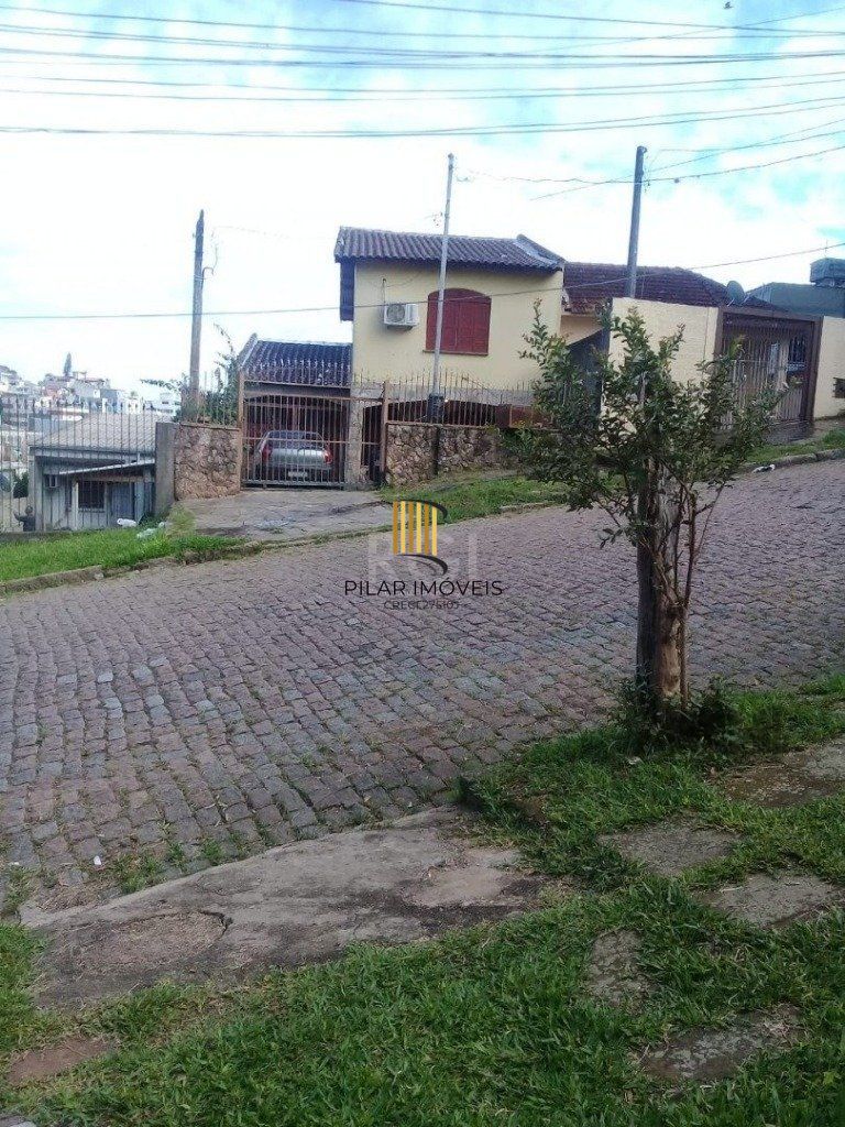 Casa 3 dormitórios no bairro Medianeira - Pilar Imóveis