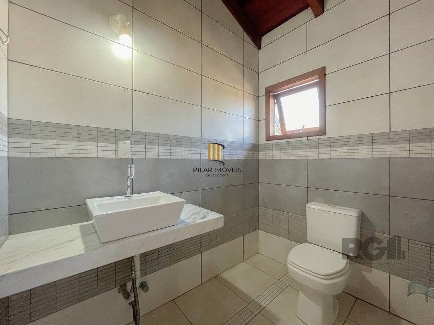 Excelente casa de 121m² com 3 dormitórios e 2 vagas.