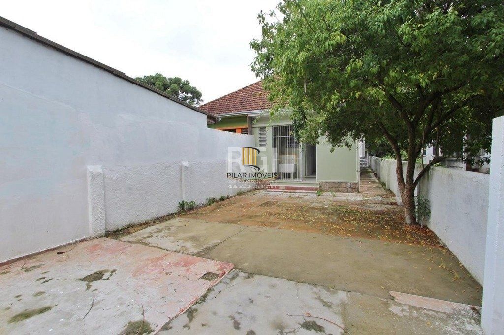 Casa 6 dormitórios no bairro Teresópolis