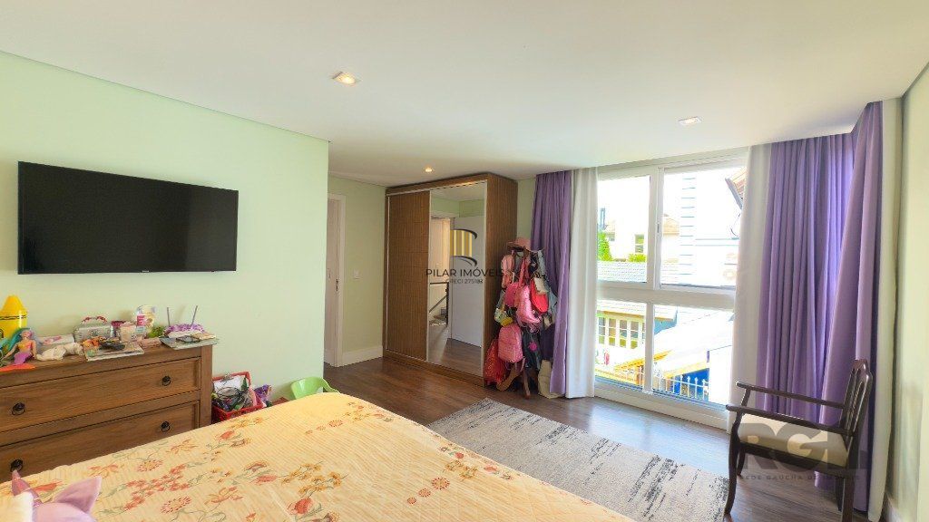 Casa para Venda - 315m², 3 dormitórios, sendo 1 suites, 2 vagas - Teresópolis