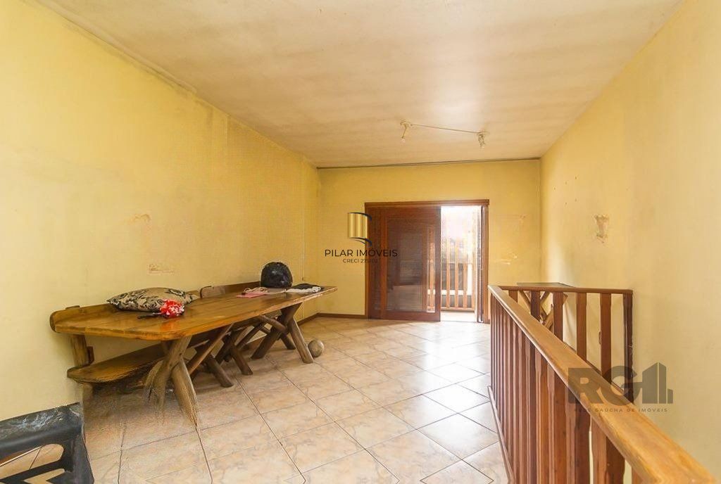 Casa 3 dormitórios no bairro Glória