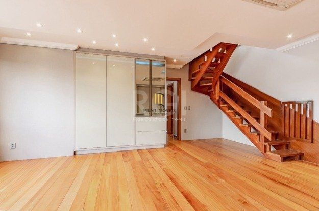 Apartamento à venda em Higienópolis com 236 m², 3 quartos, 1 suíte e 3 vagas.