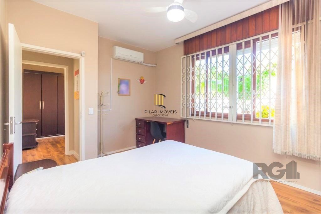 Casa de 380m², bairro Guarujá