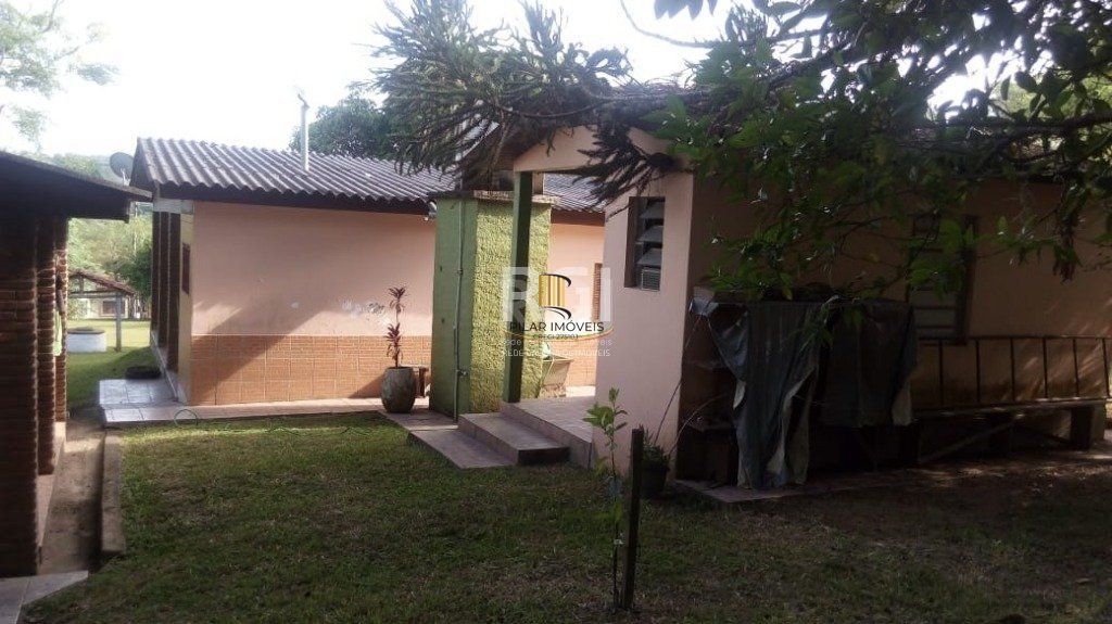 Sítio para Venda - 100m², 3 dormitórios, 9 vagas - Pinheiro