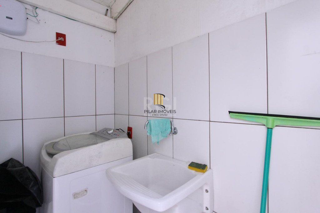 Casa 2 dormitórios no bairro Medianeira