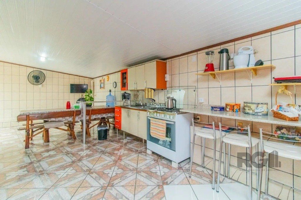 Casa com 3 dormitórios no bairro Partenon