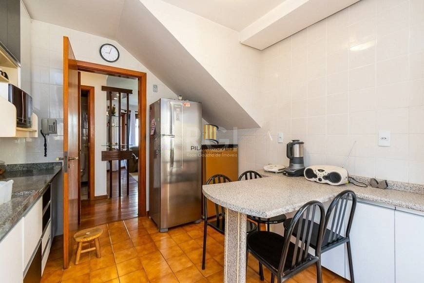 Casa Em Condomínio 224m², Bairro Tristeza