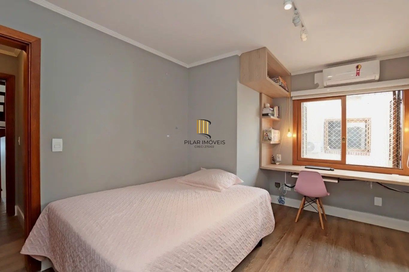 Casa de Condomínio 2 dormitórios no bairro Camaquã