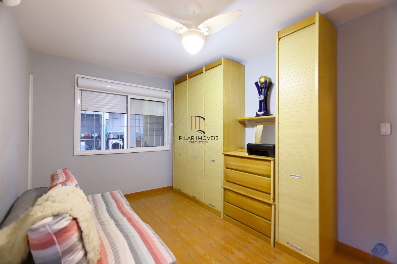 Casa com Edícula nos fundos, total de 5 dormitórios no Bairro gloria.
