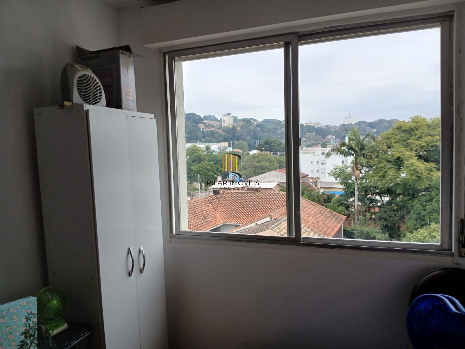 Apartamento de 02 dormitorios na Rua Nunes,bairro Medianeira -Porto Alegre