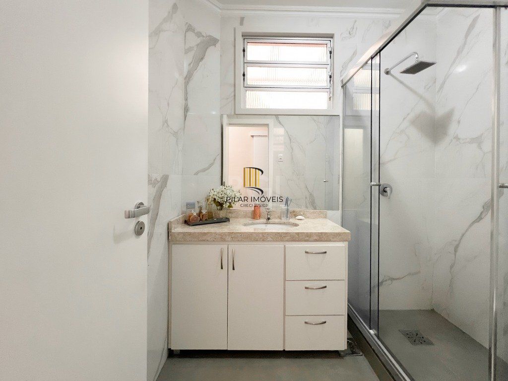 Apartamento 85m² - 3 dormitórios, sacada, churrasqueira no bairro Cidade Baixa