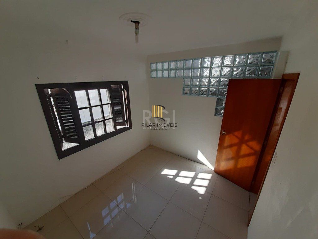 Casa para Venda - 122m², 5 dormitórios, sendo 2 suites, 2 vagas - Teresópolis