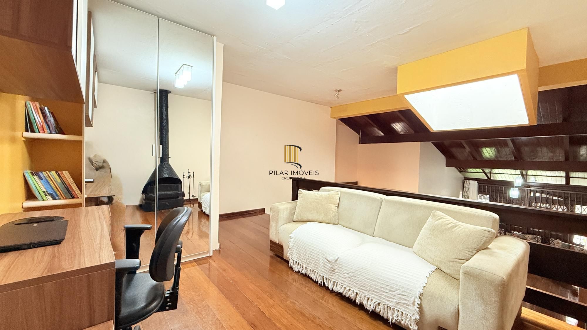 Casa para Venda - 260m², 4 dormitórios, sendo 1 suites, 4 vagas - Nonoai