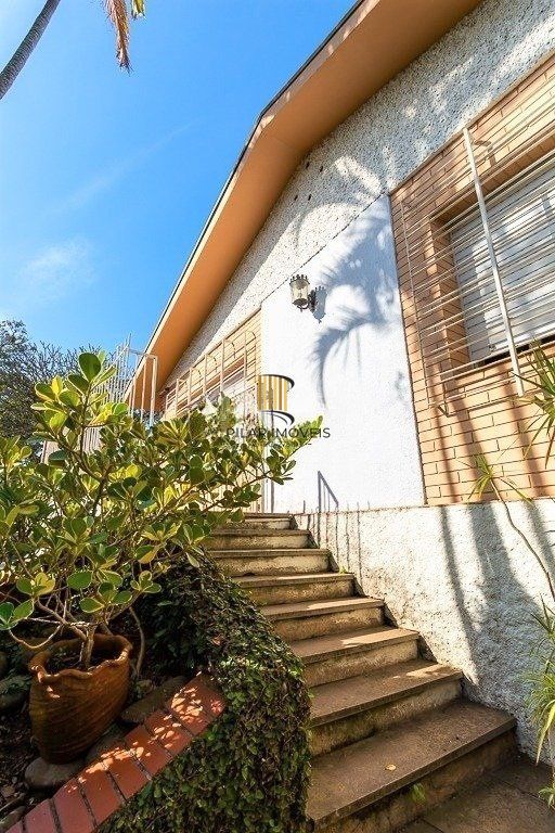 Casa de 424m² no Bairro Chácara Das Pedras