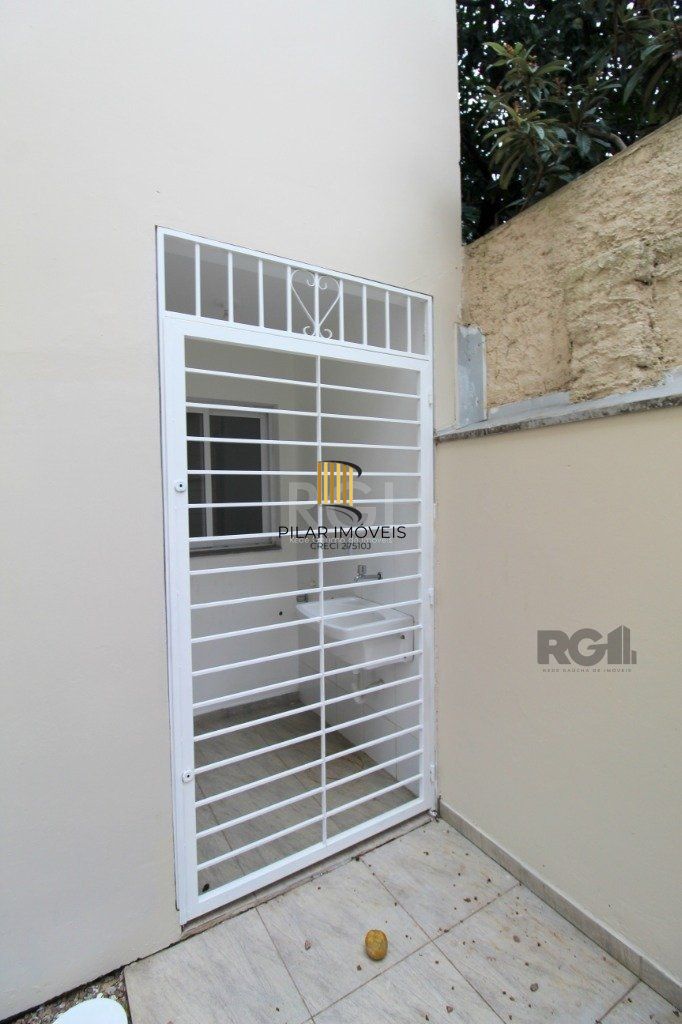 Casa Condominio 2 Dormitório(s) Bairro Nonoai