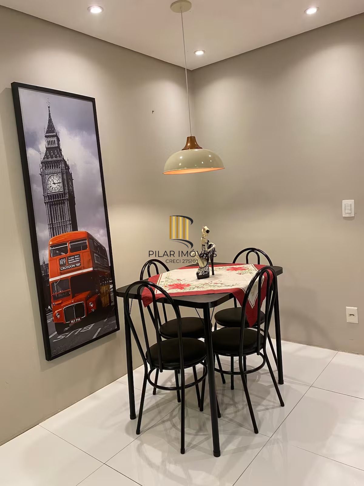 Apartamento 2 dormitórios no bairro Humaitá