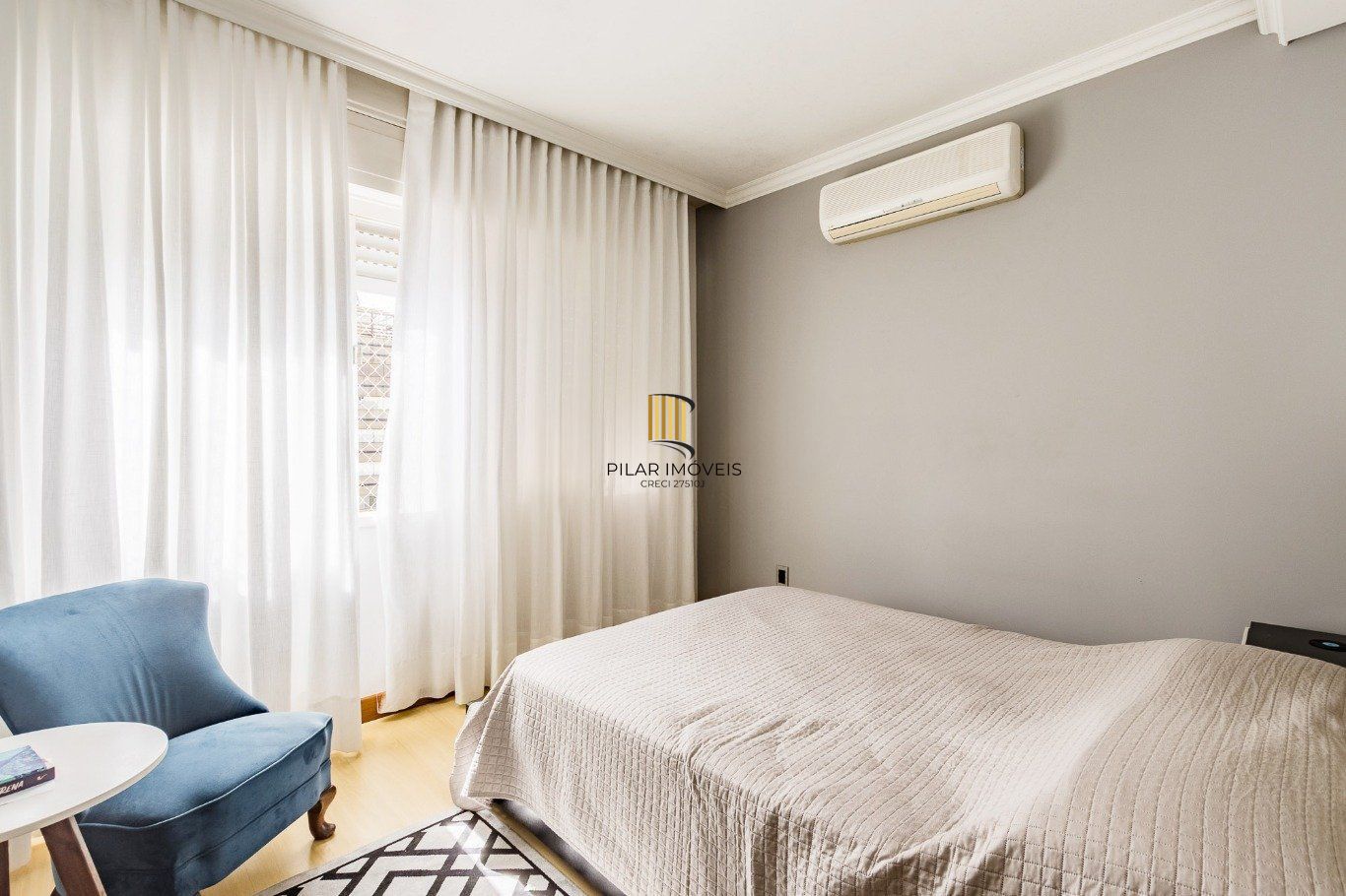 Apartamento com 3 quartos e 147m² à venda em Moinhos de Vento, Porto Alegre.