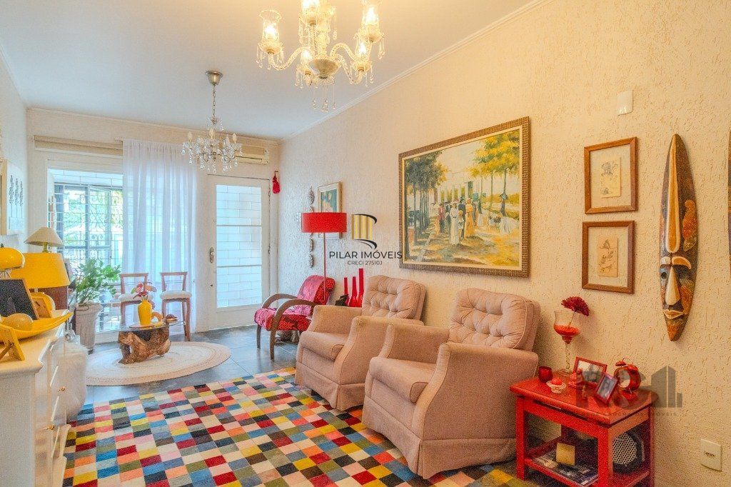 Casa 3 dormitórios no bairro Medianeira