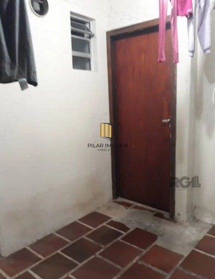 Casa para Venda - 200m², 5 dormitórios, sendo 1 suites, 4 vagas - Glória