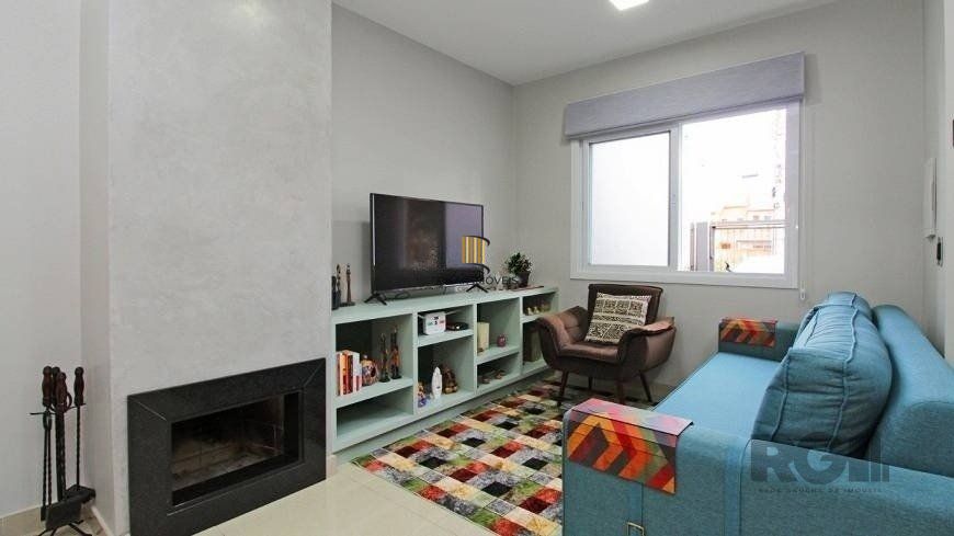 Casa 129m² - 3 dormitórios, 2 vagas no bairro Hípica