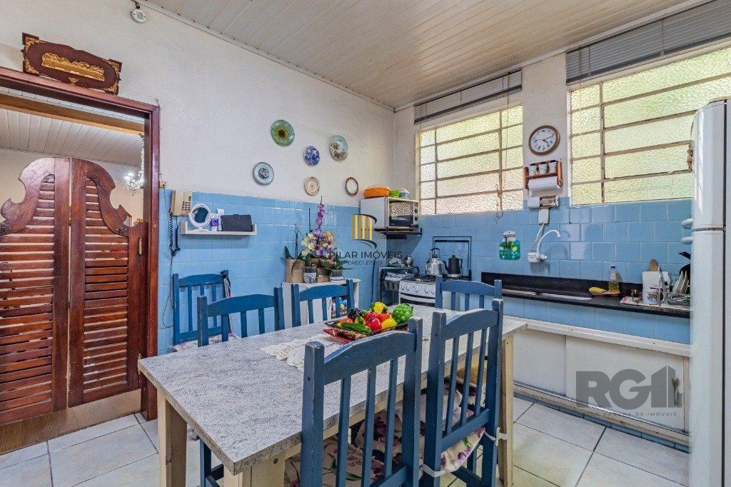 Casa de 3 dormitórios no bairro Santa Maria Goretti