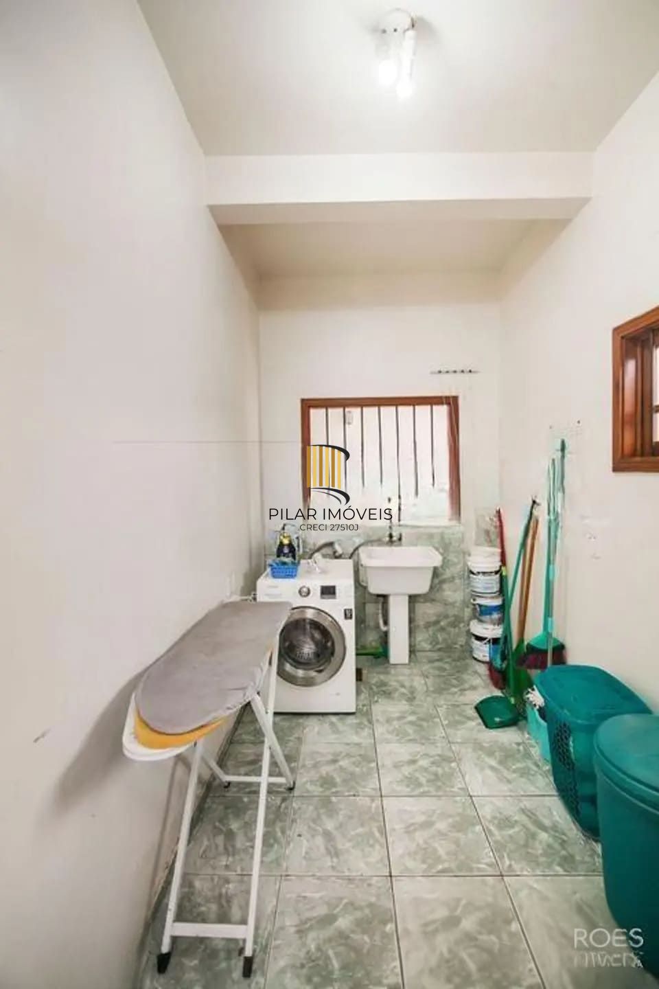 Casa de 4 dormitórios à venda no Bairro Rubem Berta, Porto Alegre.