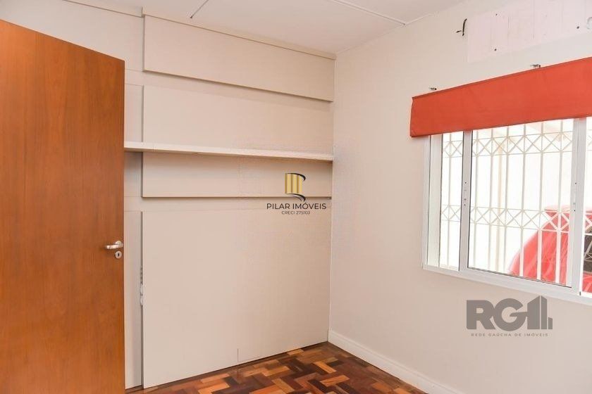 Casa de 197m² - 5 dormitórios, 3 vagas no bairro Rubem Berta