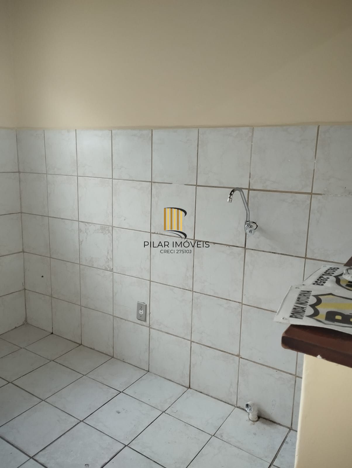 Casa 2 dormitórios no bairro Glória