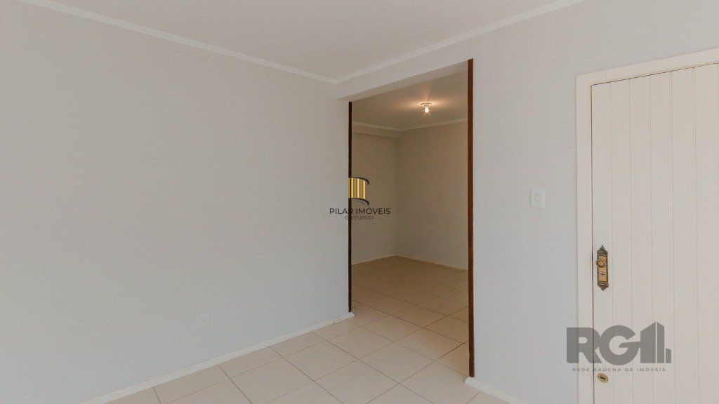 Casa com 4 dormitórios, 4 vagas no bairro Vila Jardim
