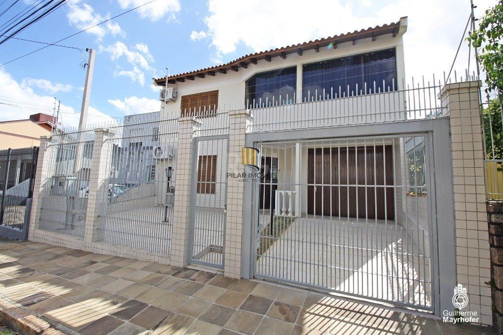 Casa para Venda - 246m², 3 dormitórios, sendo 2 suites, 3 vagas - Vila Ipiranga