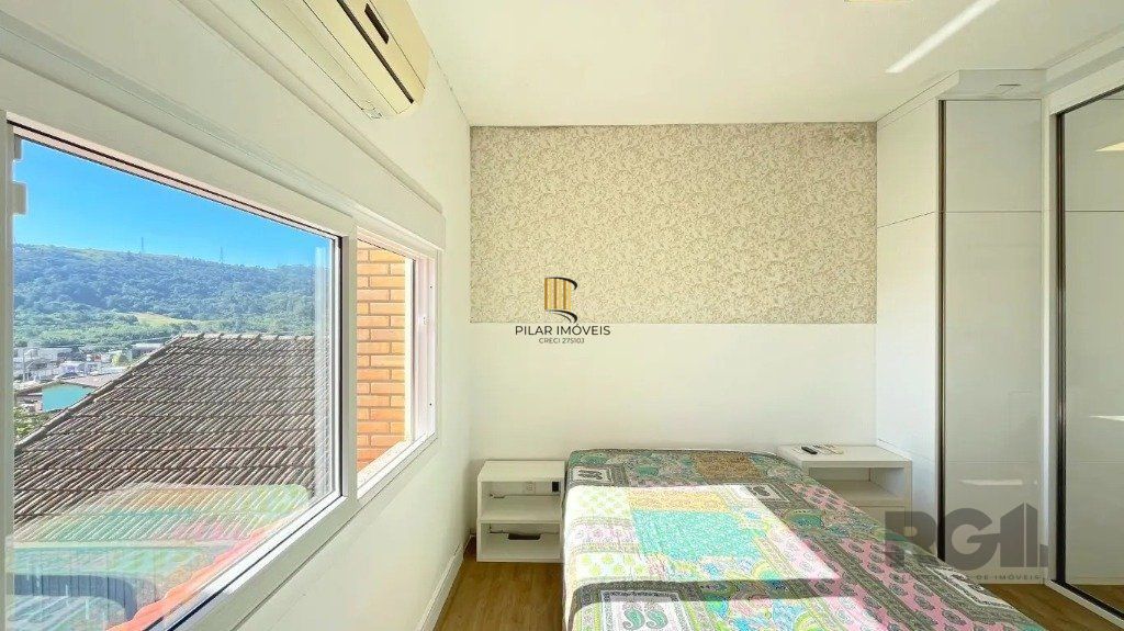 Casa de 3 dormitórios no bairro Cavalhada