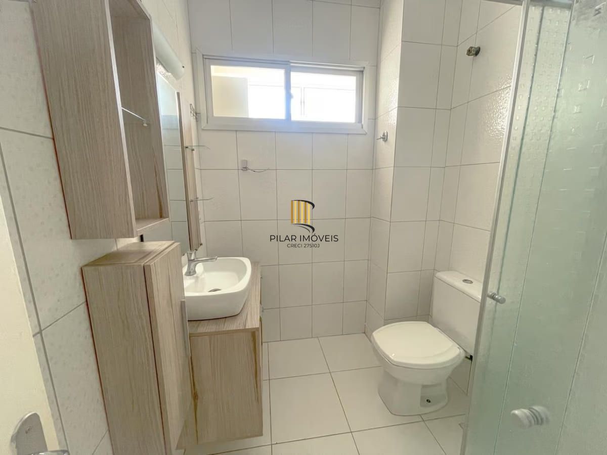 Apartamento de 3 dormitorios à venda em São Sebastião, Porto Alegre.