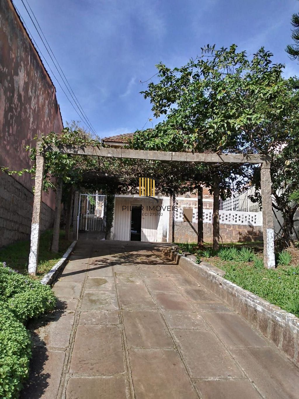 Casa com 4 dormitórios no bairro Gloria - Porto Alegre