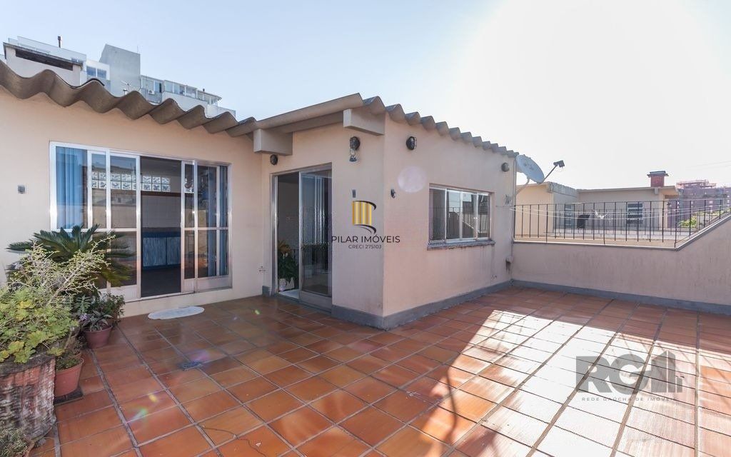 Cobertura 150m² - 3 dormitórios, 2 vagas no bairro Petrópolis