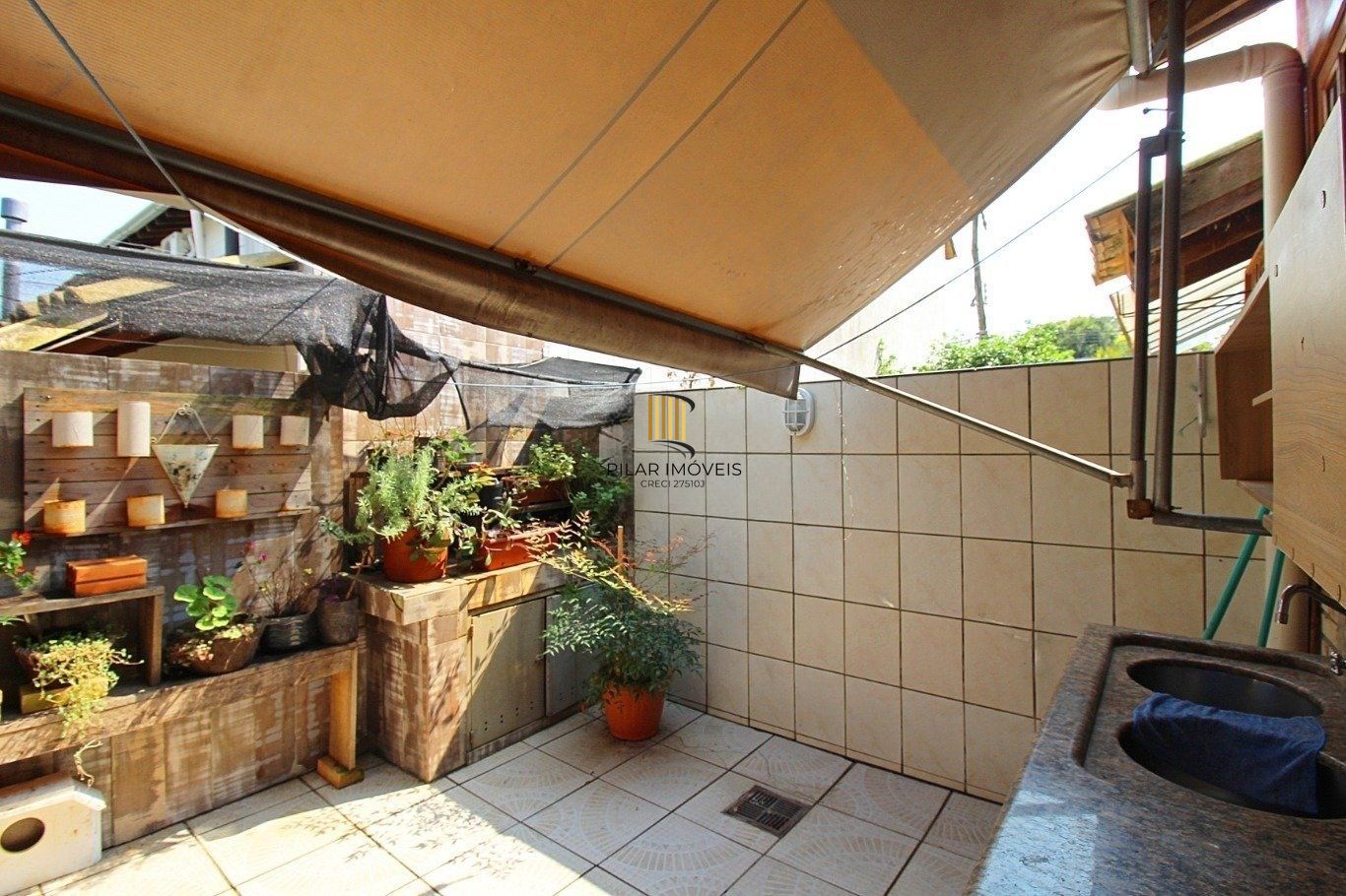 Casa de 3 dormitórios a venda no bairro Guarujá, Porto Alegre