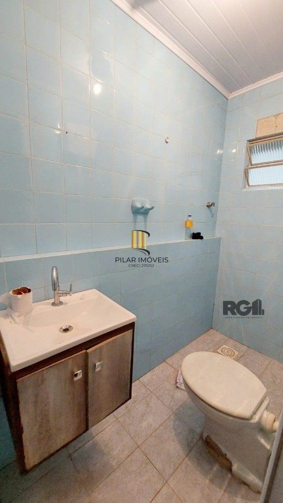 Casa 3 dormitórios no bairro Azenha