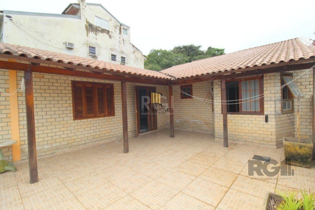 Casa 3 Dormitório(s) Bairro Teresópolis