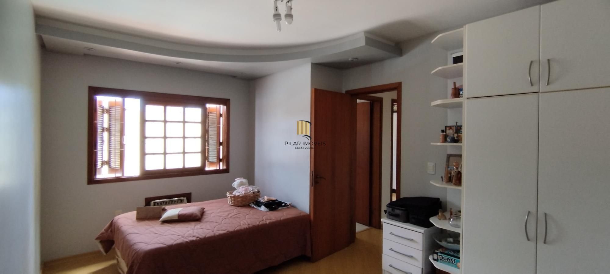 Casa 348m², 4 dormitórios, 2 vagas no bairro Nonoai